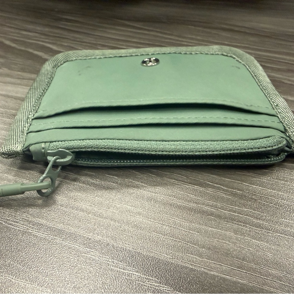 Lululemon True Identity Card Case One Size Gray Eucalyptus - Pre-owned  - Picture 7 of 12